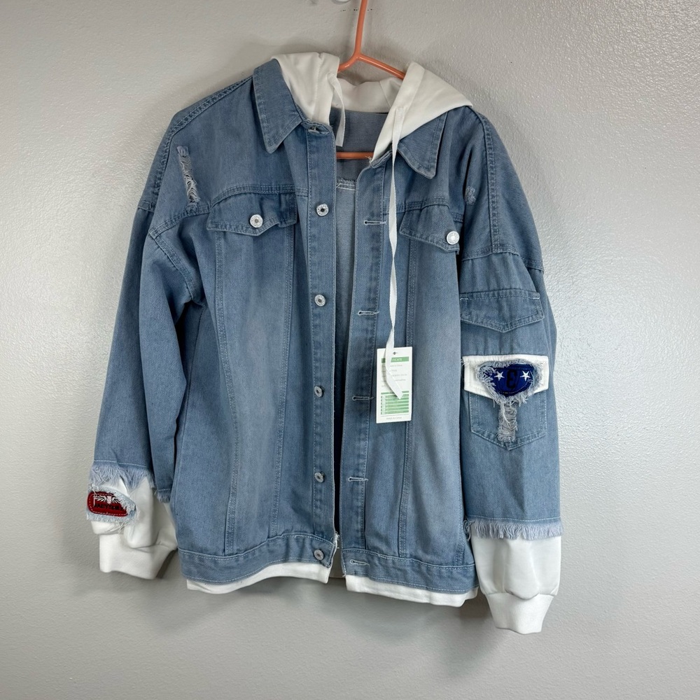 Stylish Blue Denim Jacket with White Accents
L
NWT